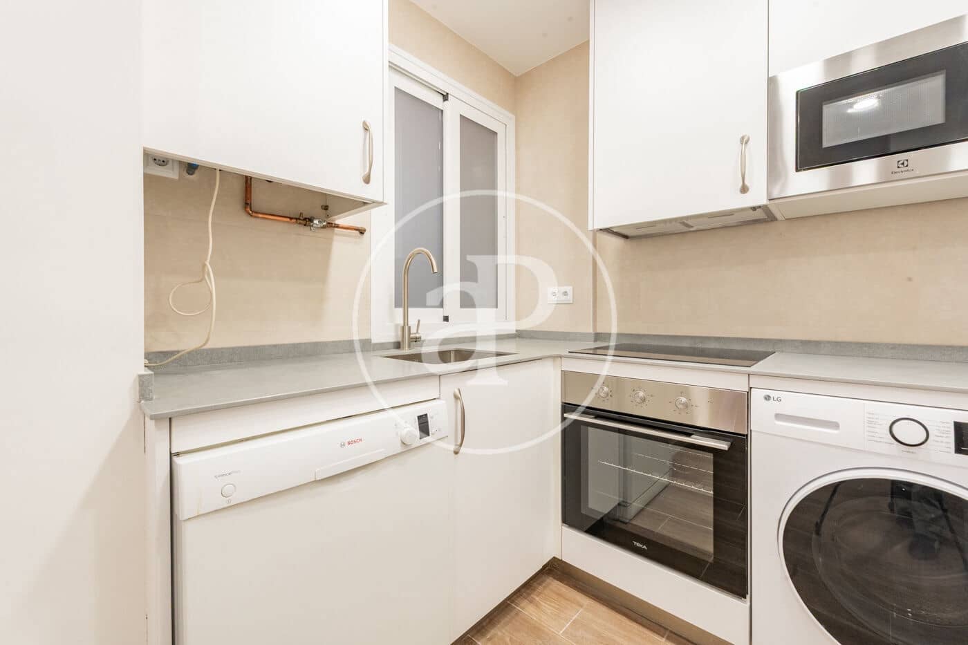 3 soveværelse Lejlighed til leje i Madrid by - € 2.200 (Ref: 10142420)