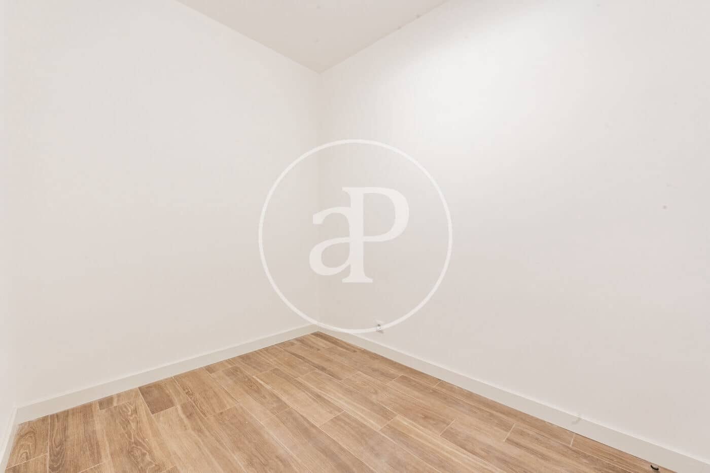 3 soveværelse Lejlighed til leje i Madrid by - € 2.200 (Ref: 10142420)