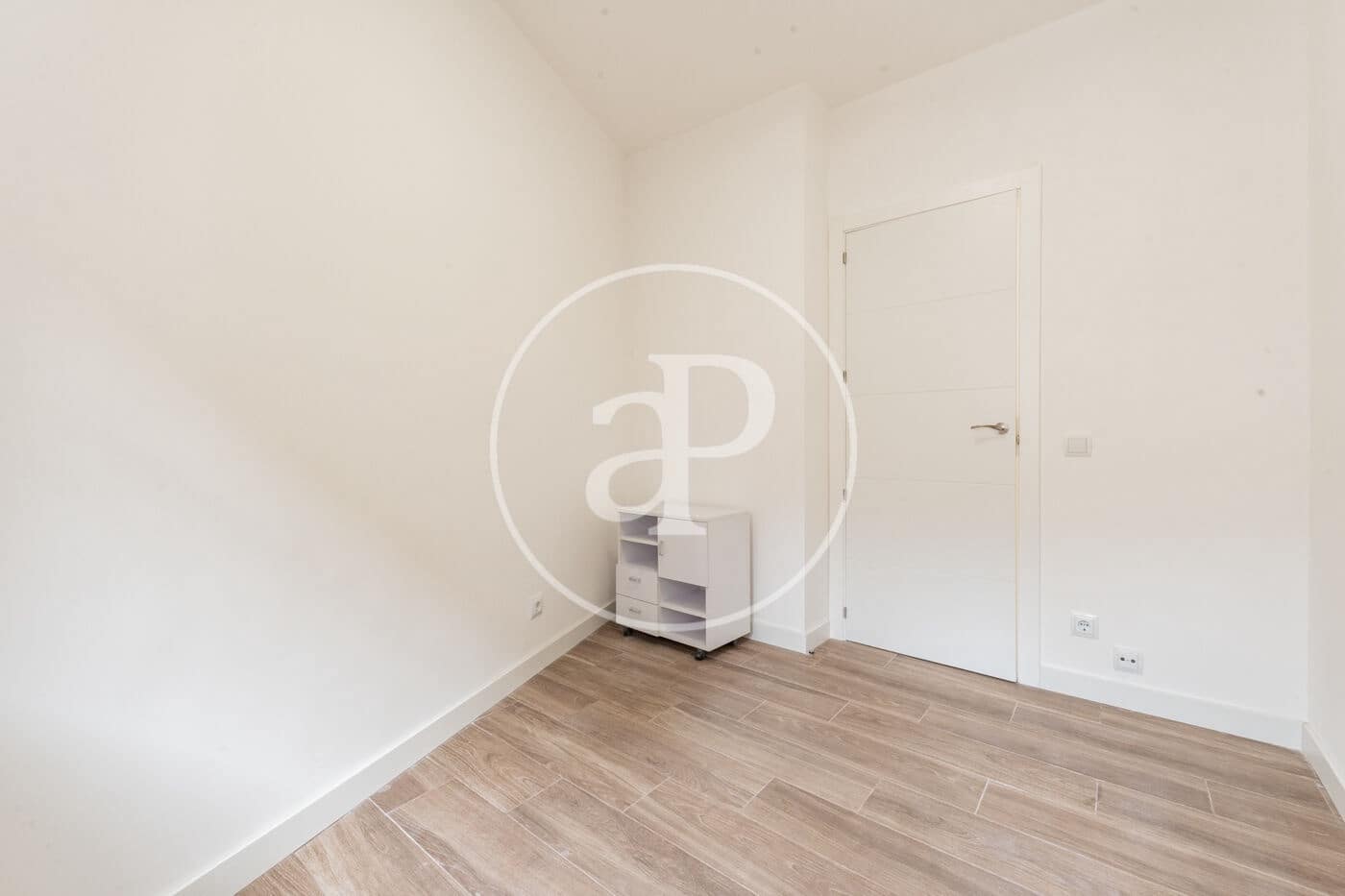 3 soveværelse Lejlighed til leje i Madrid by - € 2.200 (Ref: 10142420)