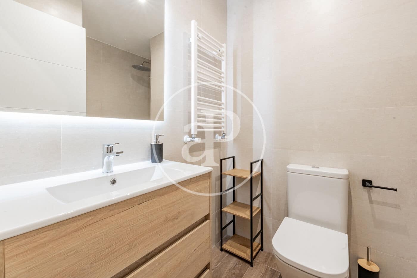 3 soveværelse Lejlighed til leje i Madrid by - € 2.200 (Ref: 10142420)