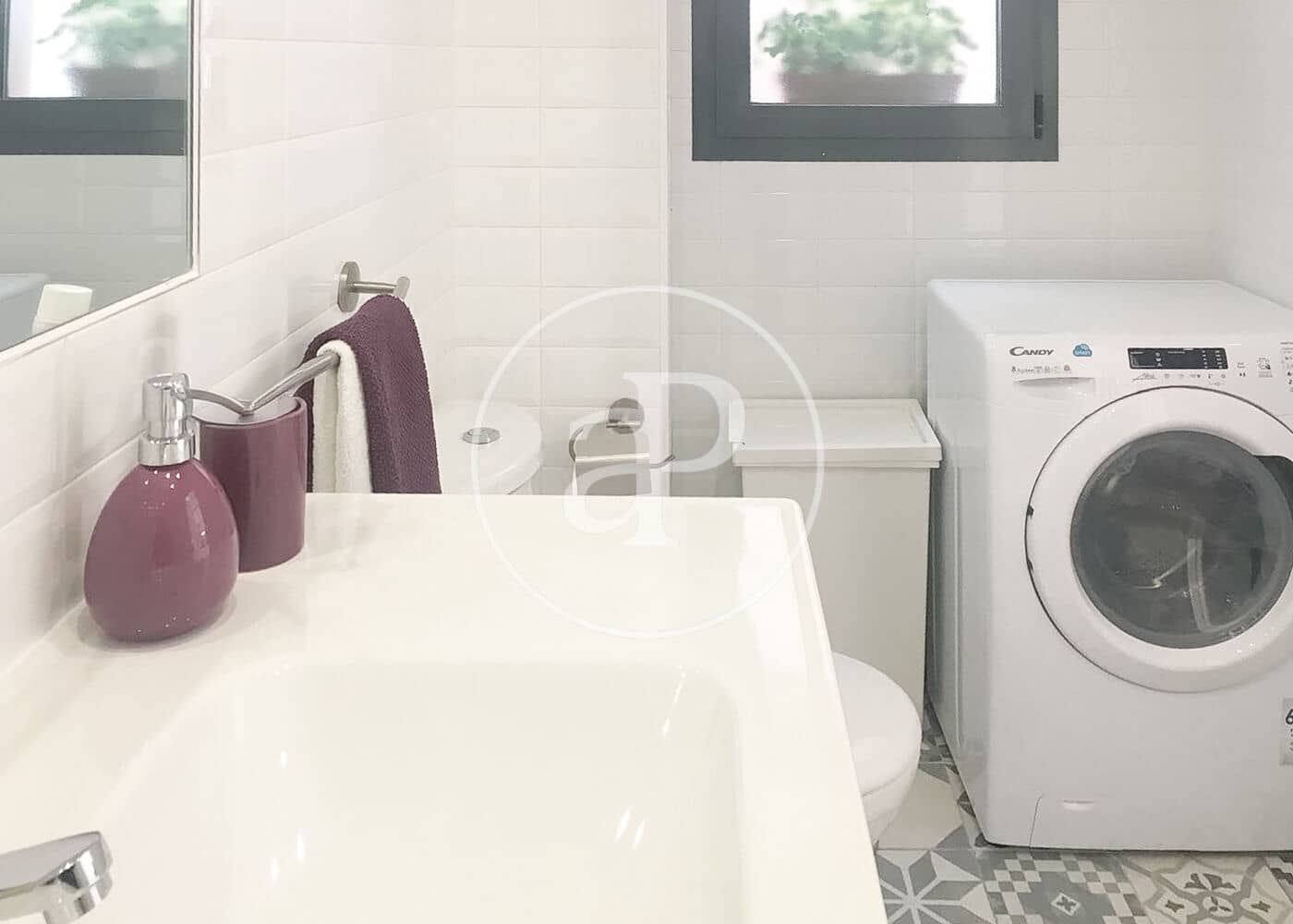 1 soveværelse Villa til salg i San Sebastian de los Reyes med swimmingpool garage - € 380.000 (Ref: 10142422)