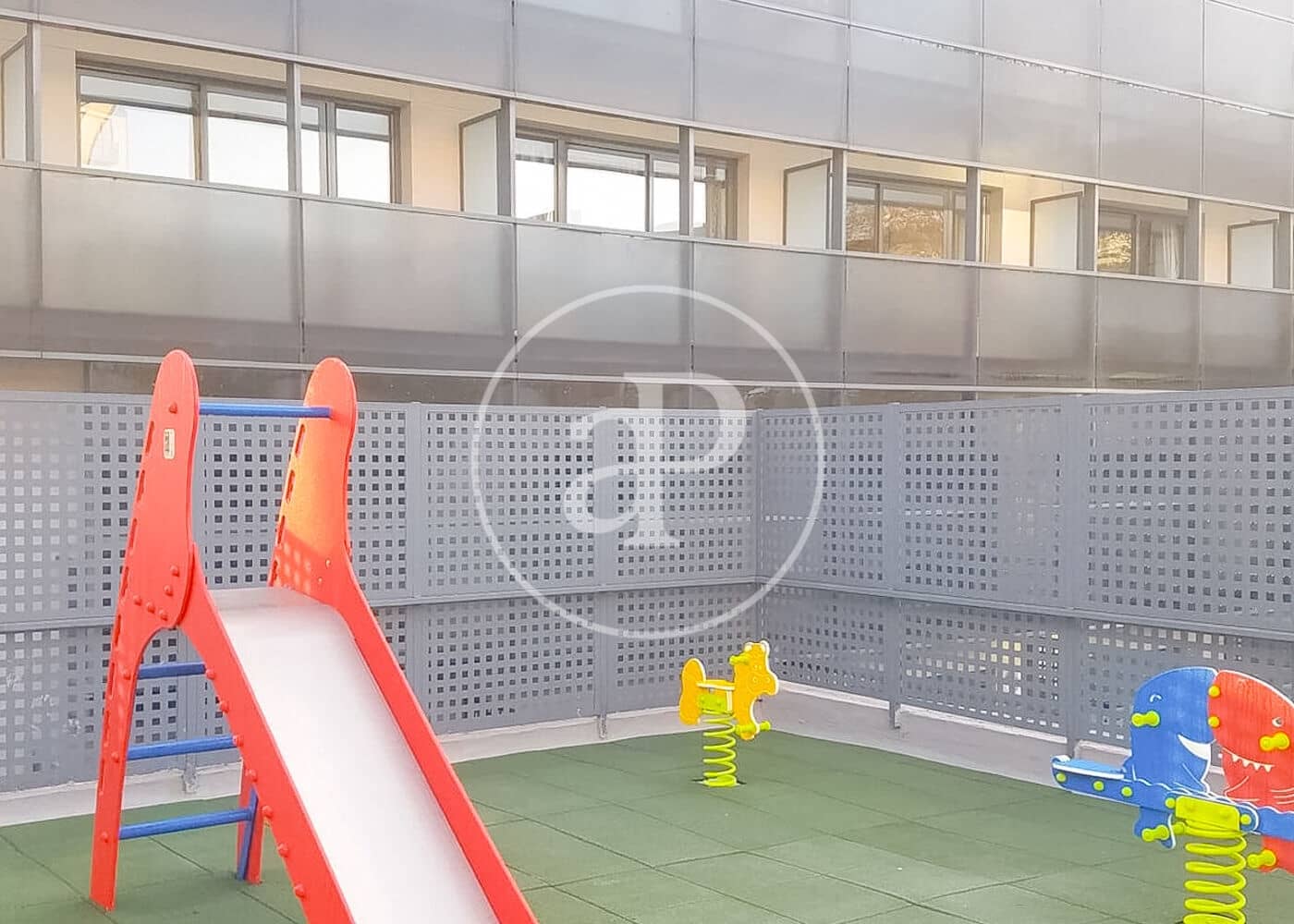 1 soveværelse Villa til salg i San Sebastian de los Reyes med swimmingpool garage - € 380.000 (Ref: 10142422)