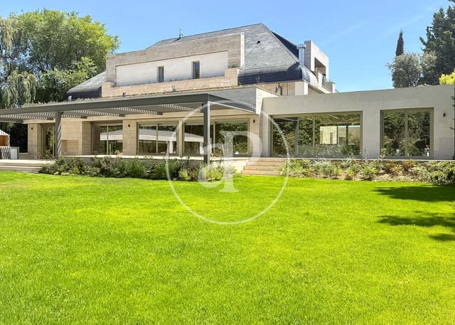 8 makuuhuone Huvila myytävänä paikassa La Moraleja, Alcobendas mukana uima-altaan 
autotalli - 13 500 000 € (Ref: 10142423)