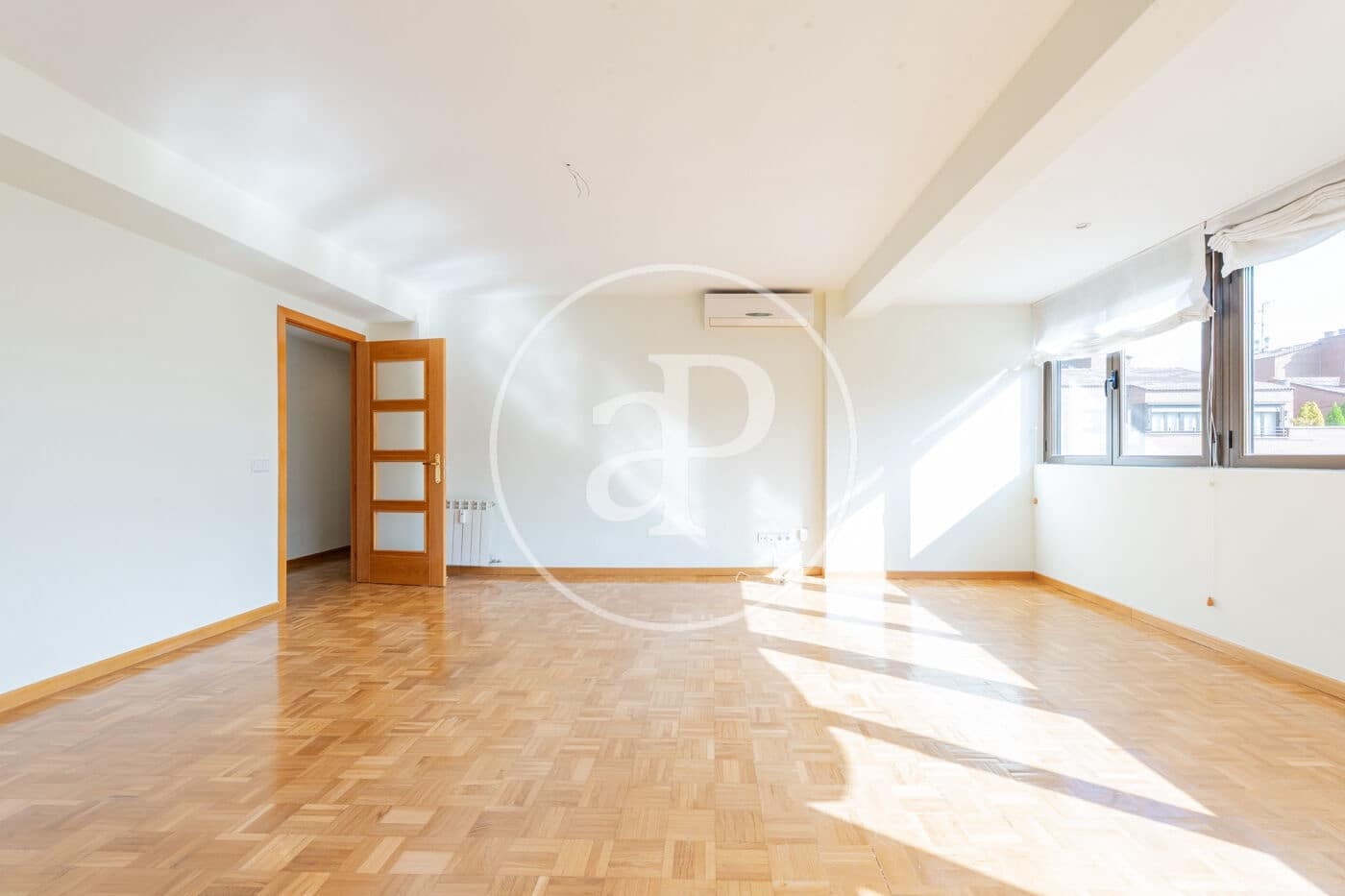 3 Zimmer Apartment zu vermieten in Madrid Stadt mit Garage - 3.200 € (Ref: 10147037)