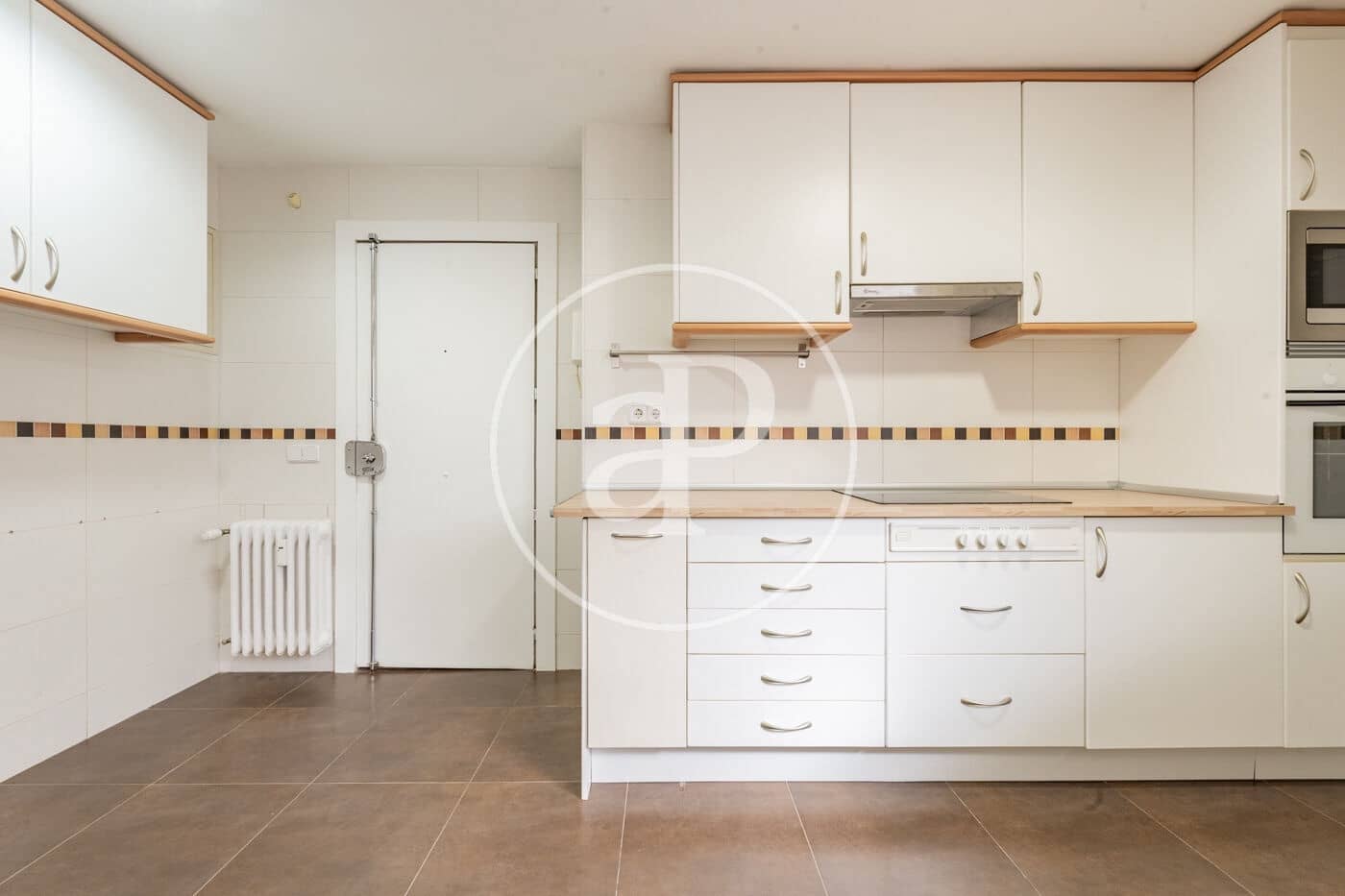 3 Zimmer Apartment zu vermieten in Madrid Stadt mit Garage - 3.200 € (Ref: 10147037)