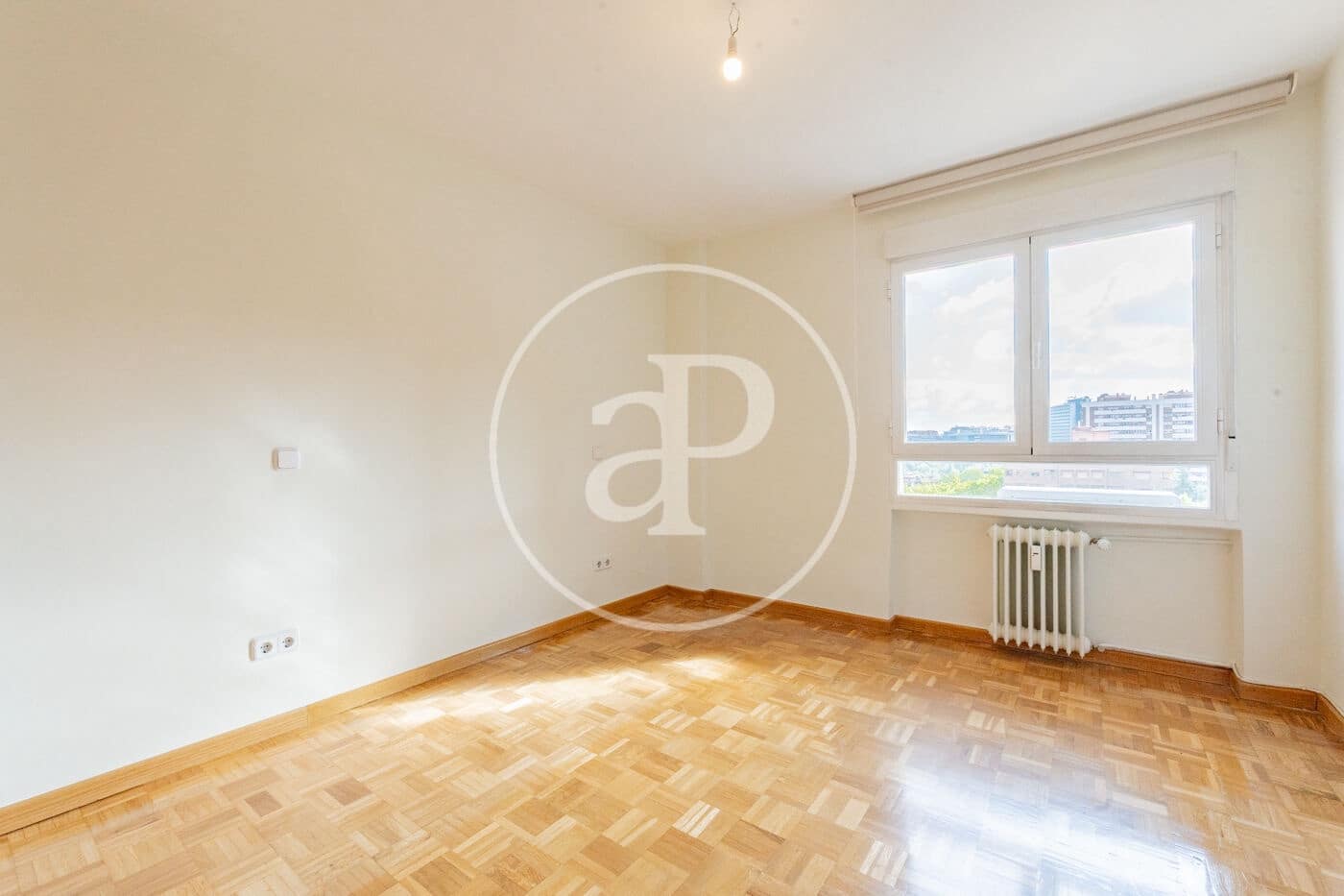 3 Zimmer Apartment zu vermieten in Madrid Stadt mit Garage - 3.200 € (Ref: 10147037)