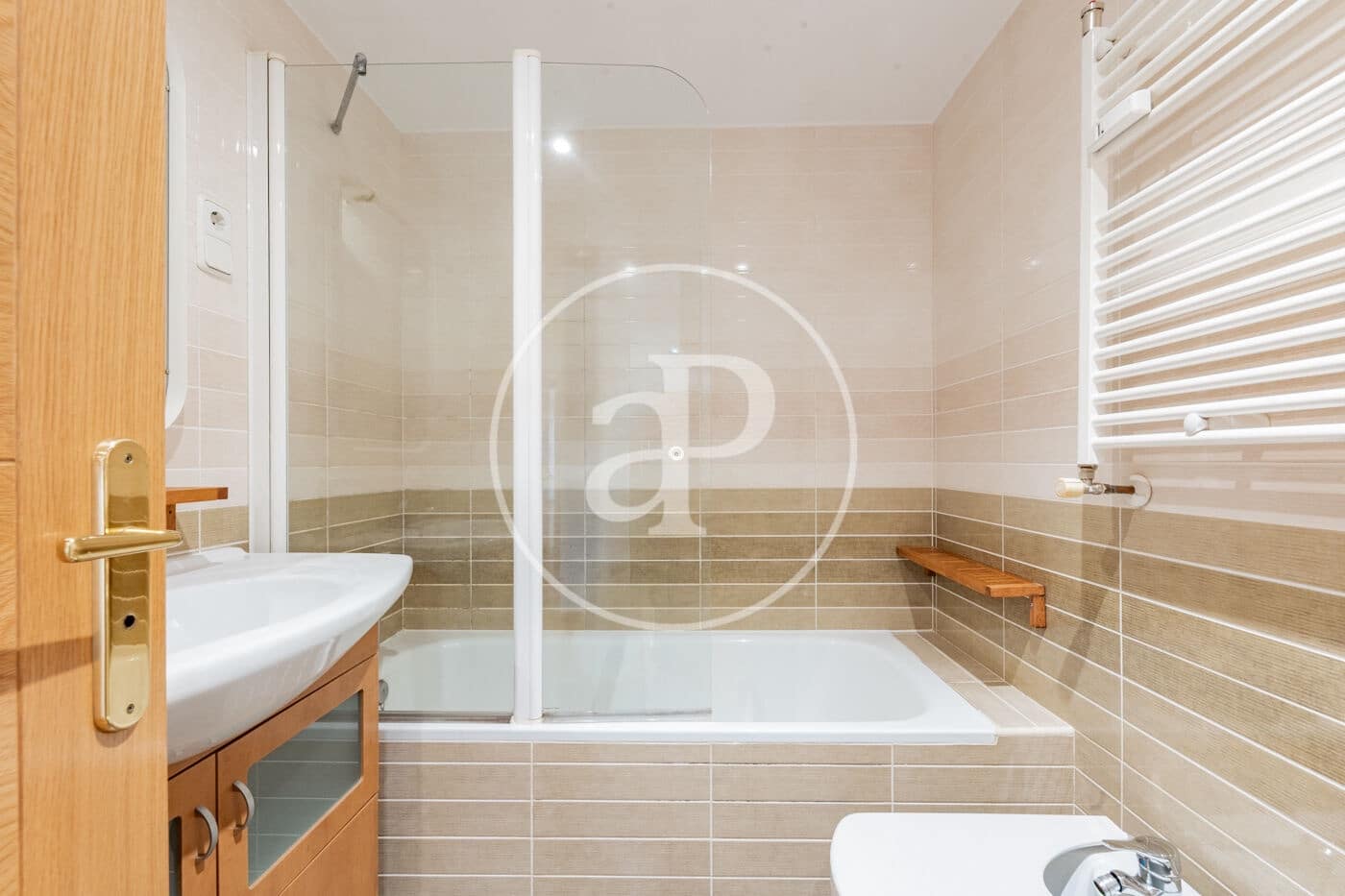 3 Zimmer Apartment zu vermieten in Madrid Stadt mit Garage - 3.200 € (Ref: 10147037)