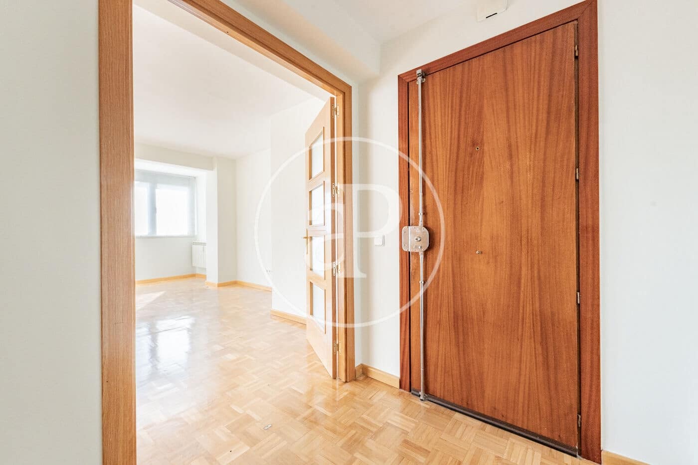 3 Zimmer Apartment zu vermieten in Madrid Stadt mit Garage - 3.200 € (Ref: 10147037)