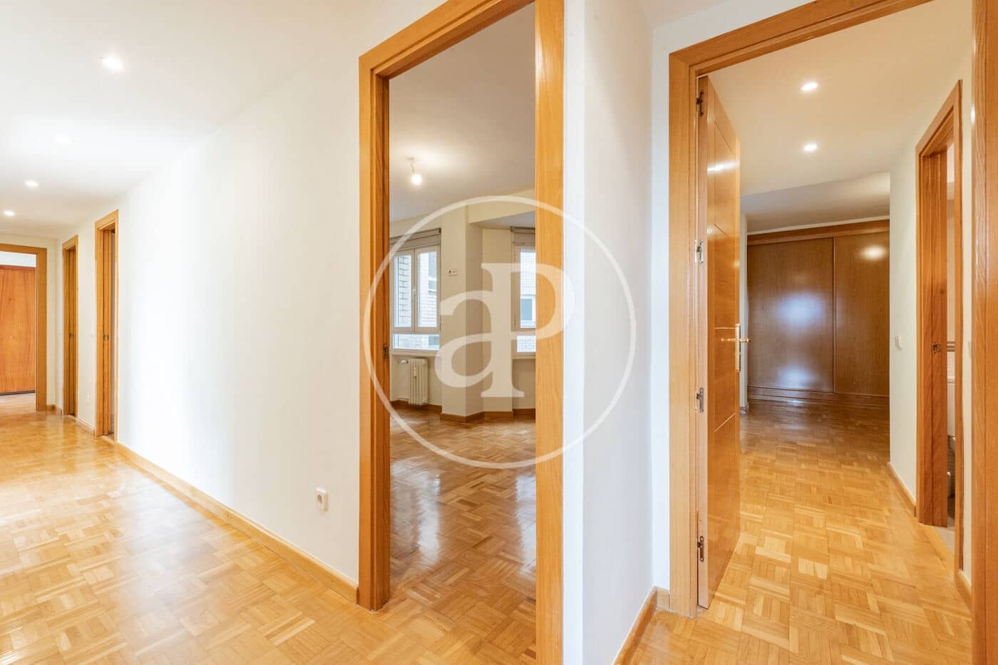 3 Zimmer Apartment zu vermieten in Madrid Stadt mit Garage - 3.200 € (Ref: 10147037)