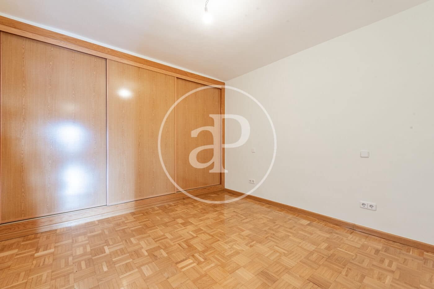 3 Zimmer Apartment zu vermieten in Madrid Stadt mit Garage - 3.200 € (Ref: 10147037)