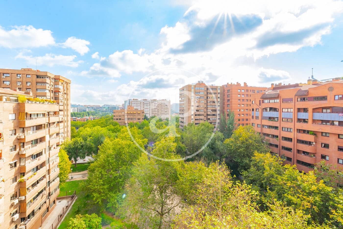 3 Zimmer Apartment zu vermieten in Madrid Stadt mit Garage - 3.200 € (Ref: 10147037)