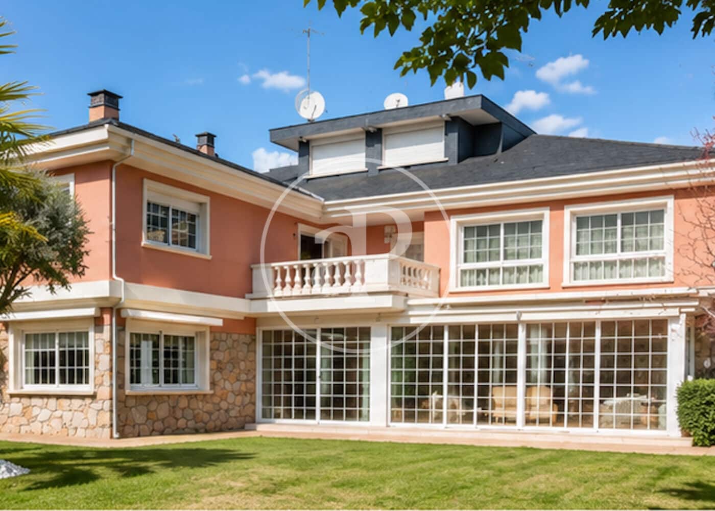 7 Zimmer Villa zu verkaufen in Madrid Stadt mit Pool Garage - 5.500.000 € (Ref: 10148803)