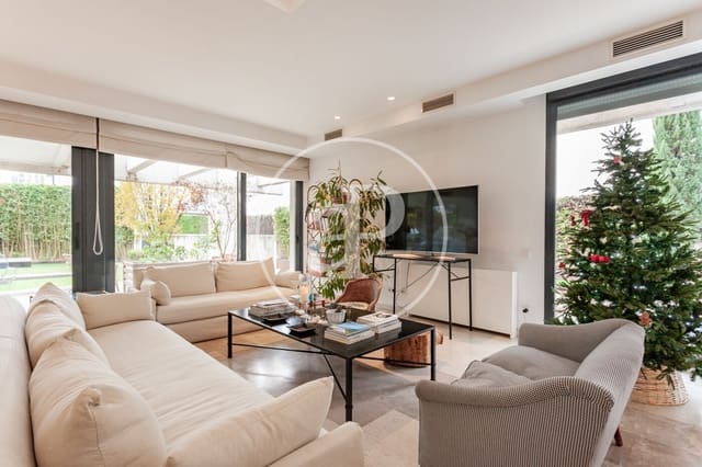 5 makuuhuone Huvila myytävänä paikassa Fuente del Fresno, San Sebastián de los Reyes mukana uima-altaan 
autotalli - 1 650 000 € (Ref: 10148806)