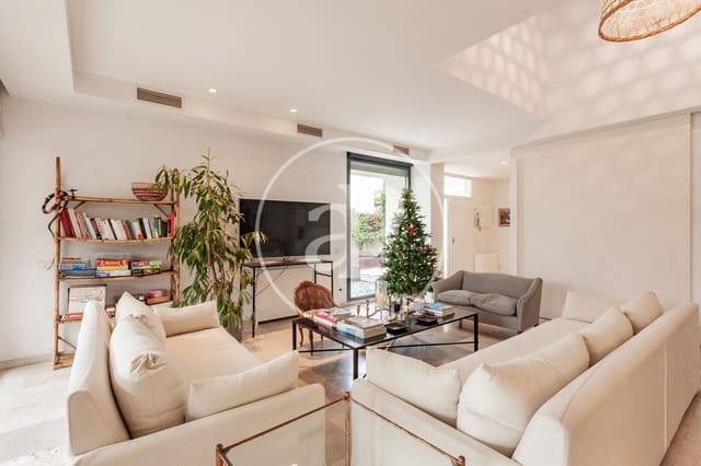 5 makuuhuone Huvila myytävänä paikassa Fuente del Fresno, San Sebastián de los Reyes mukana uima-altaan 
autotalli - 1 650 000 € (Ref: 10148806)
