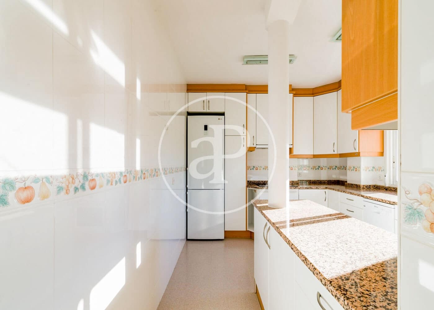 3 quarto Apartamento para arrendar em Madrid cidade com garagem - 2 000 € (Ref: 10148810)