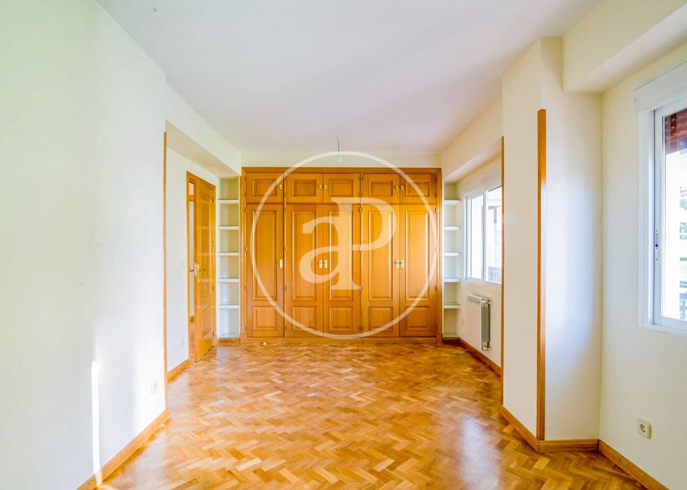 3 quarto Apartamento para arrendar em Madrid cidade com garagem - 2 000 € (Ref: 10148810)