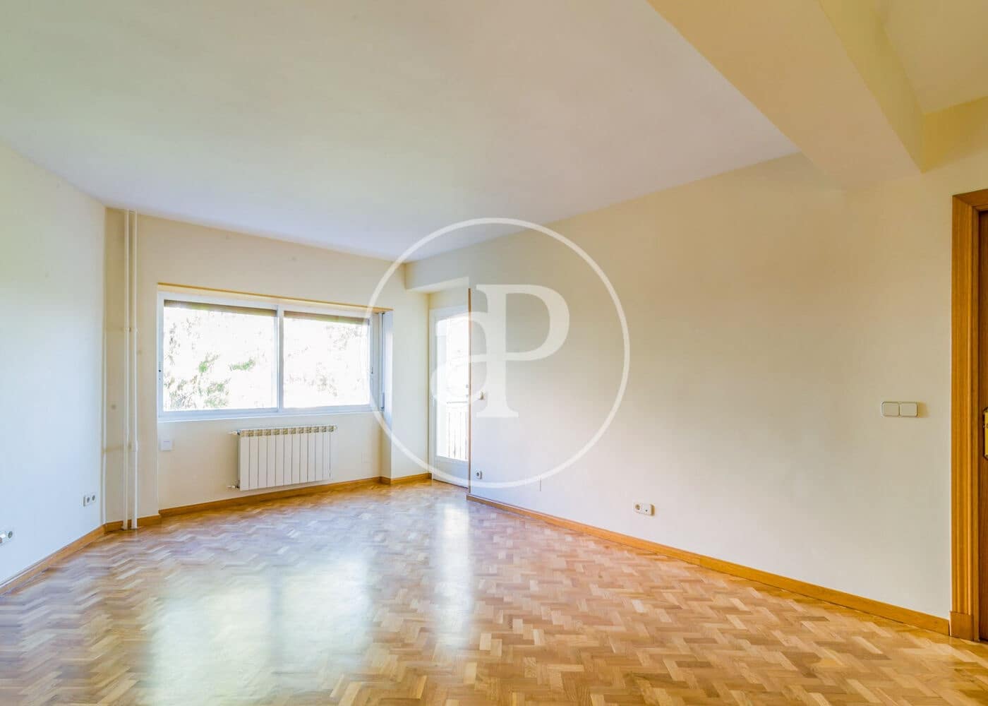3 quarto Apartamento para arrendar em Madrid cidade com garagem - 2 000 € (Ref: 10148810)