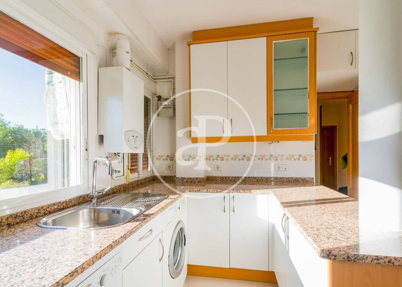 3 quarto Apartamento para arrendar em Madrid cidade com garagem - 2 000 € (Ref: 10148810)
