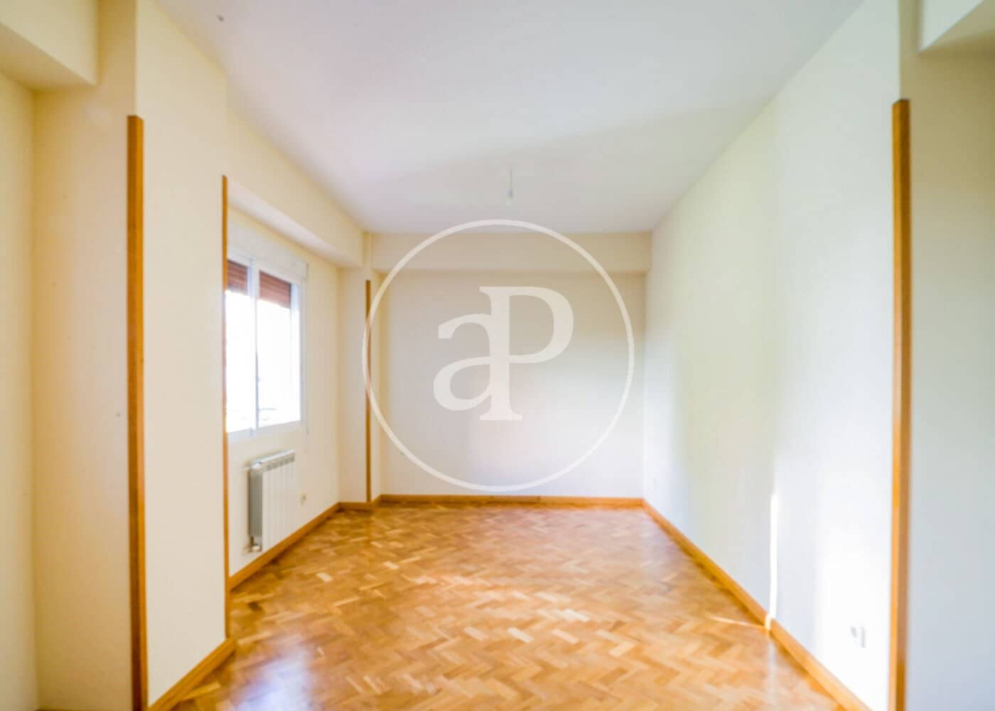 3 quarto Apartamento para arrendar em Madrid cidade com garagem - 2 000 € (Ref: 10148810)