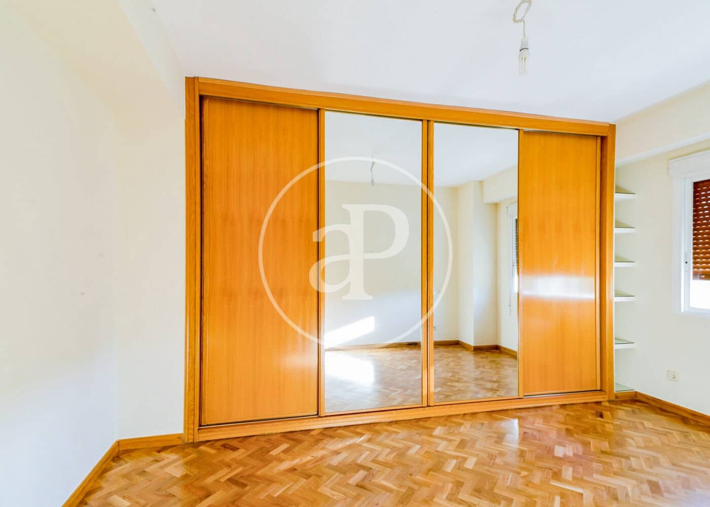 3 quarto Apartamento para arrendar em Madrid cidade com garagem - 2 000 € (Ref: 10148810)