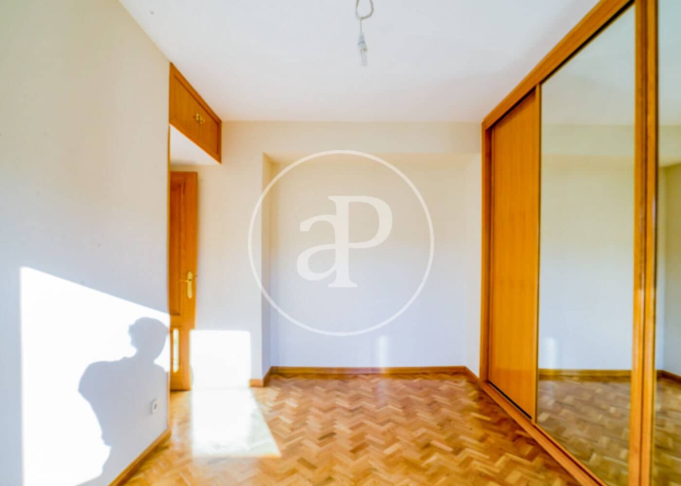 3 quarto Apartamento para arrendar em Madrid cidade com garagem - 2 000 € (Ref: 10148810)