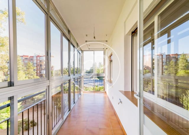 3 sovrum Lägenhet att hyra i Palomas, Madrid stad med garage - 2 000 € (Ref: 10148810)