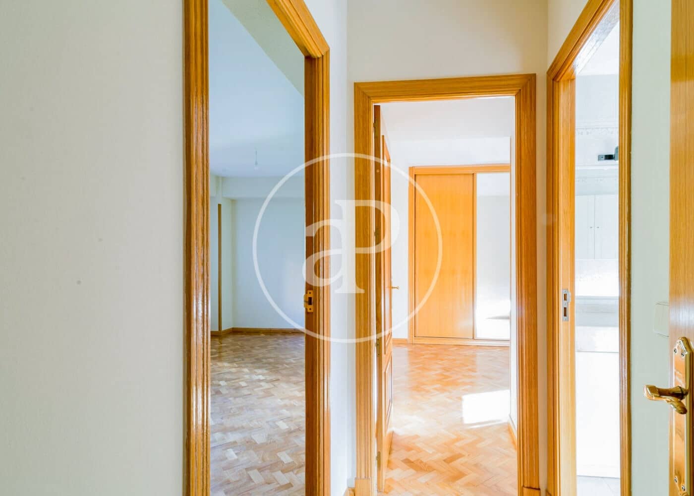 3 quarto Apartamento para arrendar em Madrid cidade com garagem - 2 000 € (Ref: 10148810)