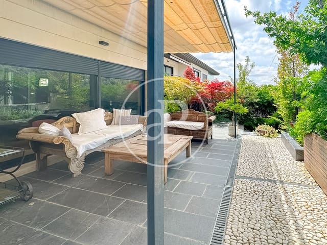 5 soverom Villa til salgs i Boadilla del Monte med svømmebasseng garasje - € 1 275 000 (Ref: 10155241)