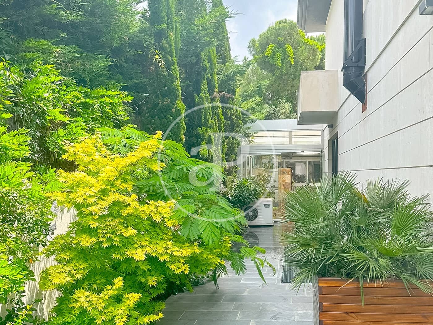 4 soveværelse Villa til salg i Boadilla del Monte med swimmingpool garage - € 1.325.000 (Ref: 10155242)