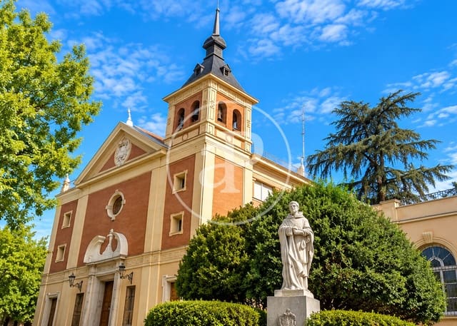 3 soveværelse Lejlighed til salg i Pacífico, Madrid by - € 750.000 (Ref: 10157697)