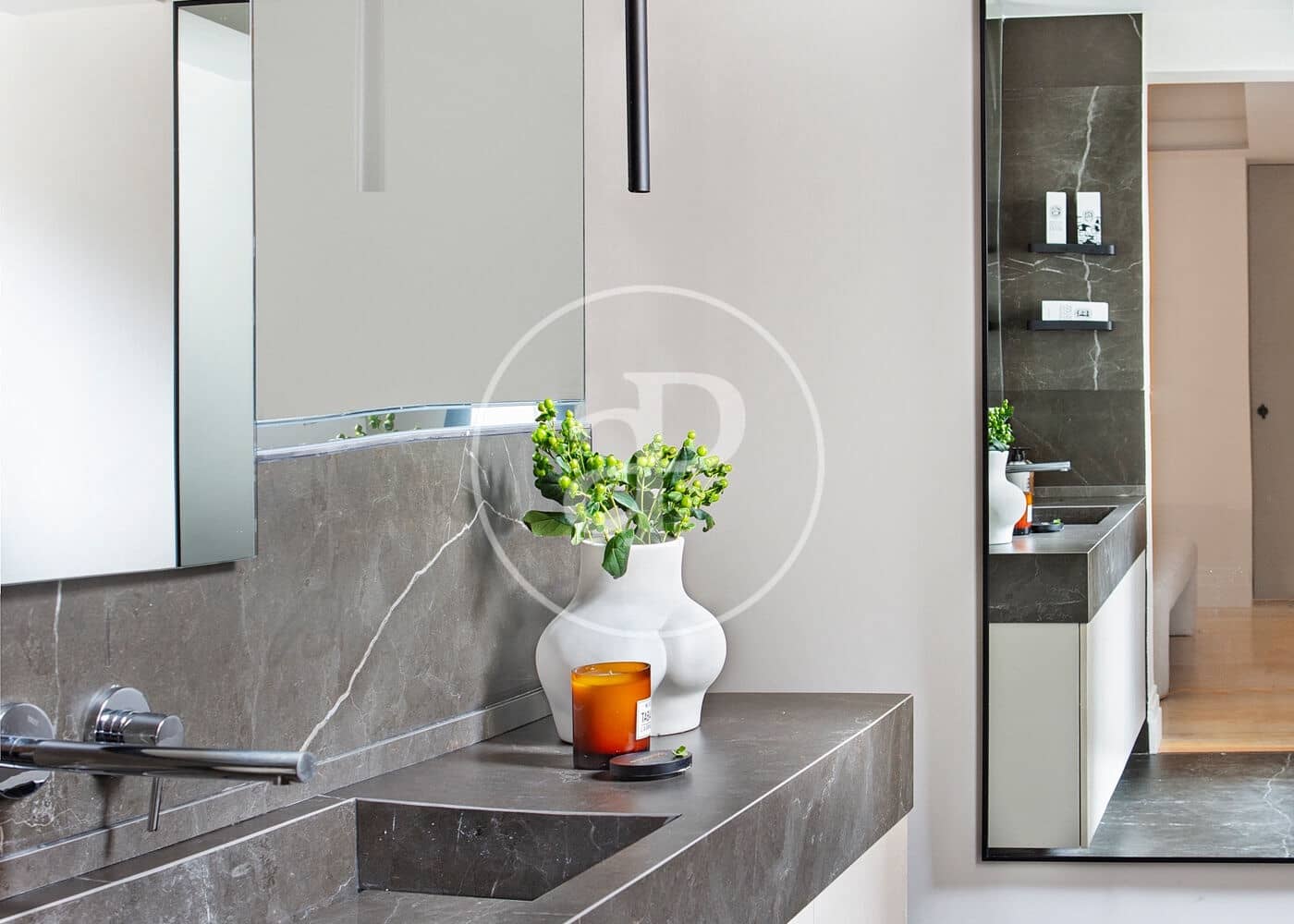 2 bedroom Apartment for rent in Madrid city - € 6,000 (Ref: 10157698)