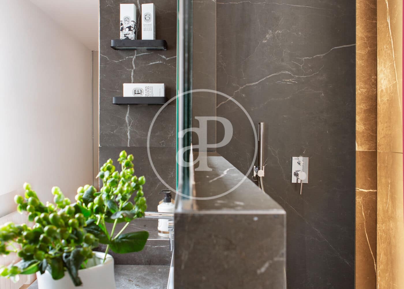 2 bedroom Apartment for rent in Madrid city - € 6,000 (Ref: 10157698)