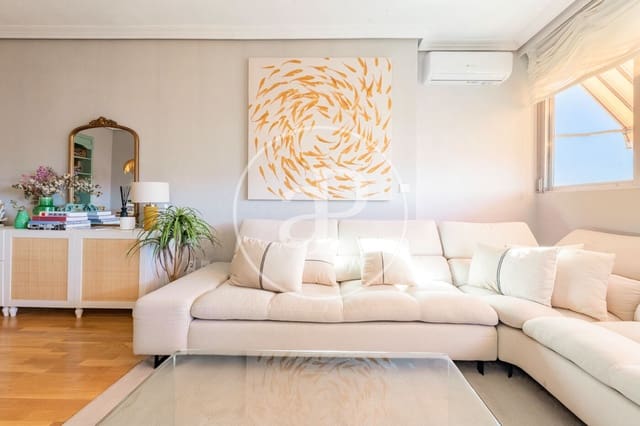 3 slaapkamer Appartement te koop in Costillares, Madrid stad met zwembad garage - € 860.000 (Ref: 10157699)