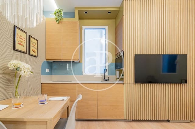 2 soveværelse Lejlighed til salg i Cuatro Caminos, Madrid by - € 387.500 (Ref: 10159578)