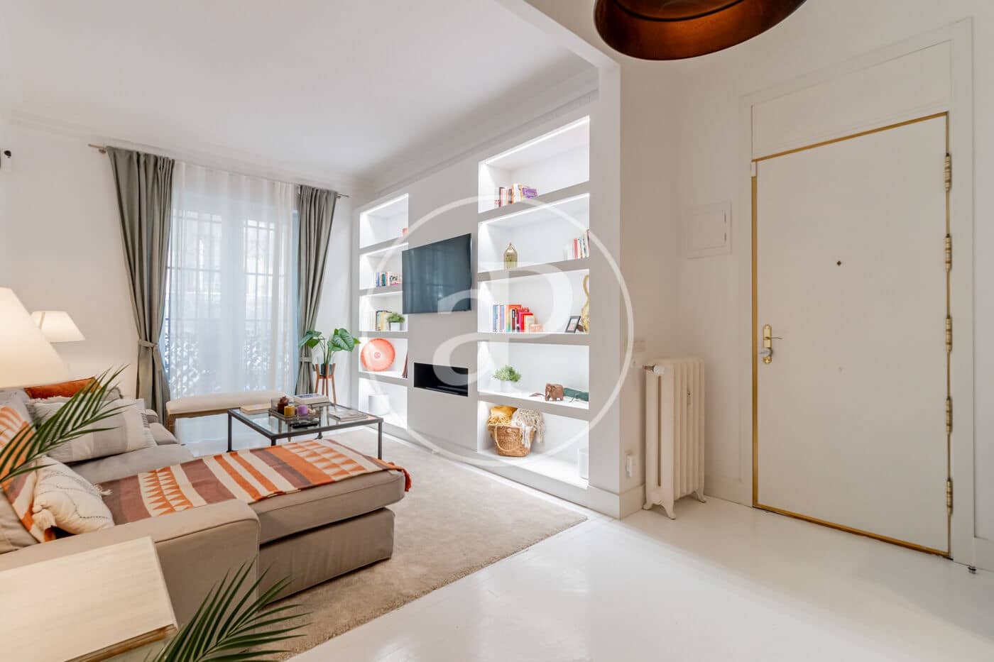 2 soveværelse Lejlighed til leje i Madrid by - € 4.100 (Ref: 10159582)