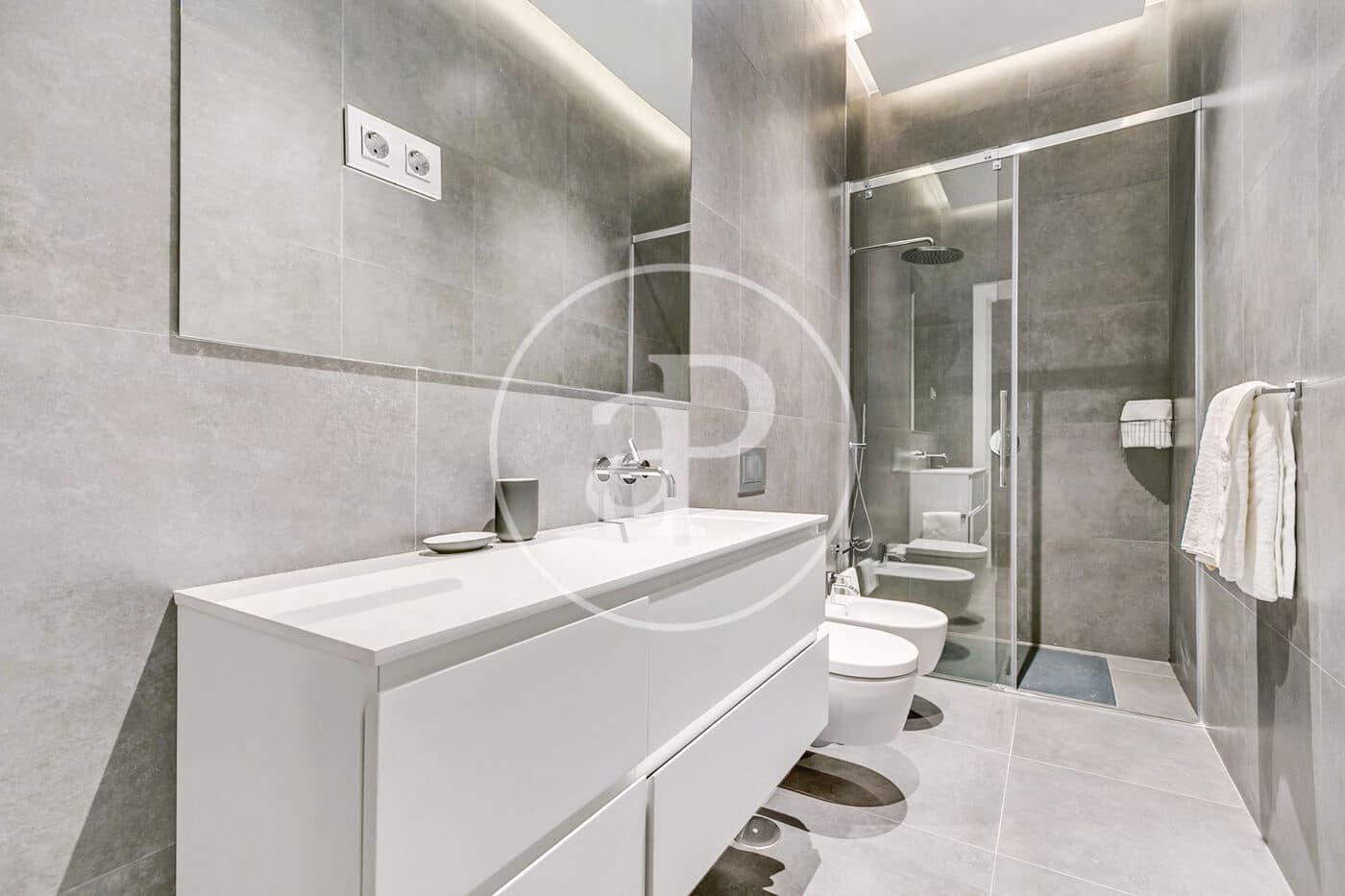 2 soverom Leilighet til leie i Madrid by - € 7 100 (Ref: 10159583)