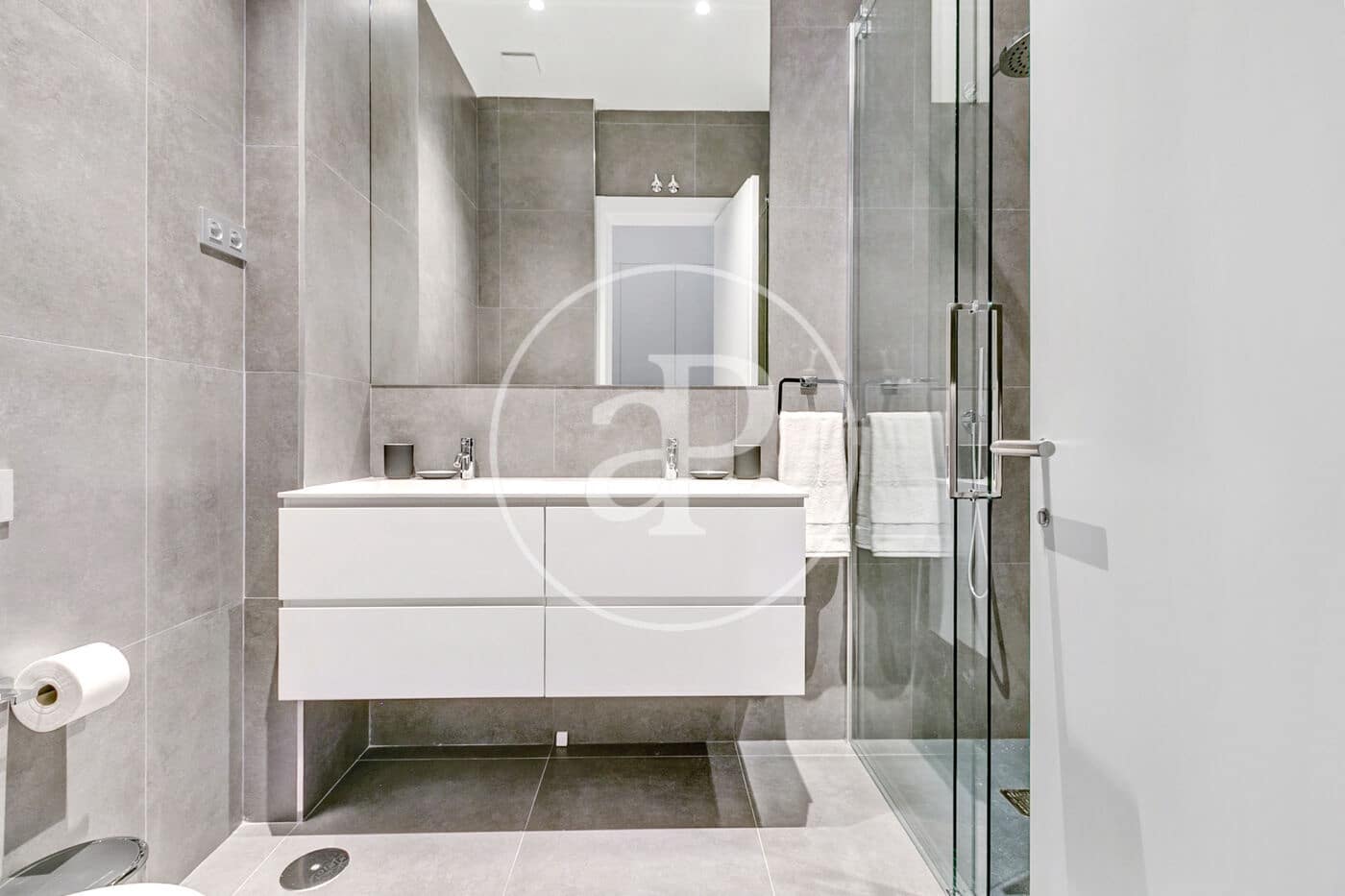 2 soverom Leilighet til leie i Madrid by - € 7 100 (Ref: 10159583)