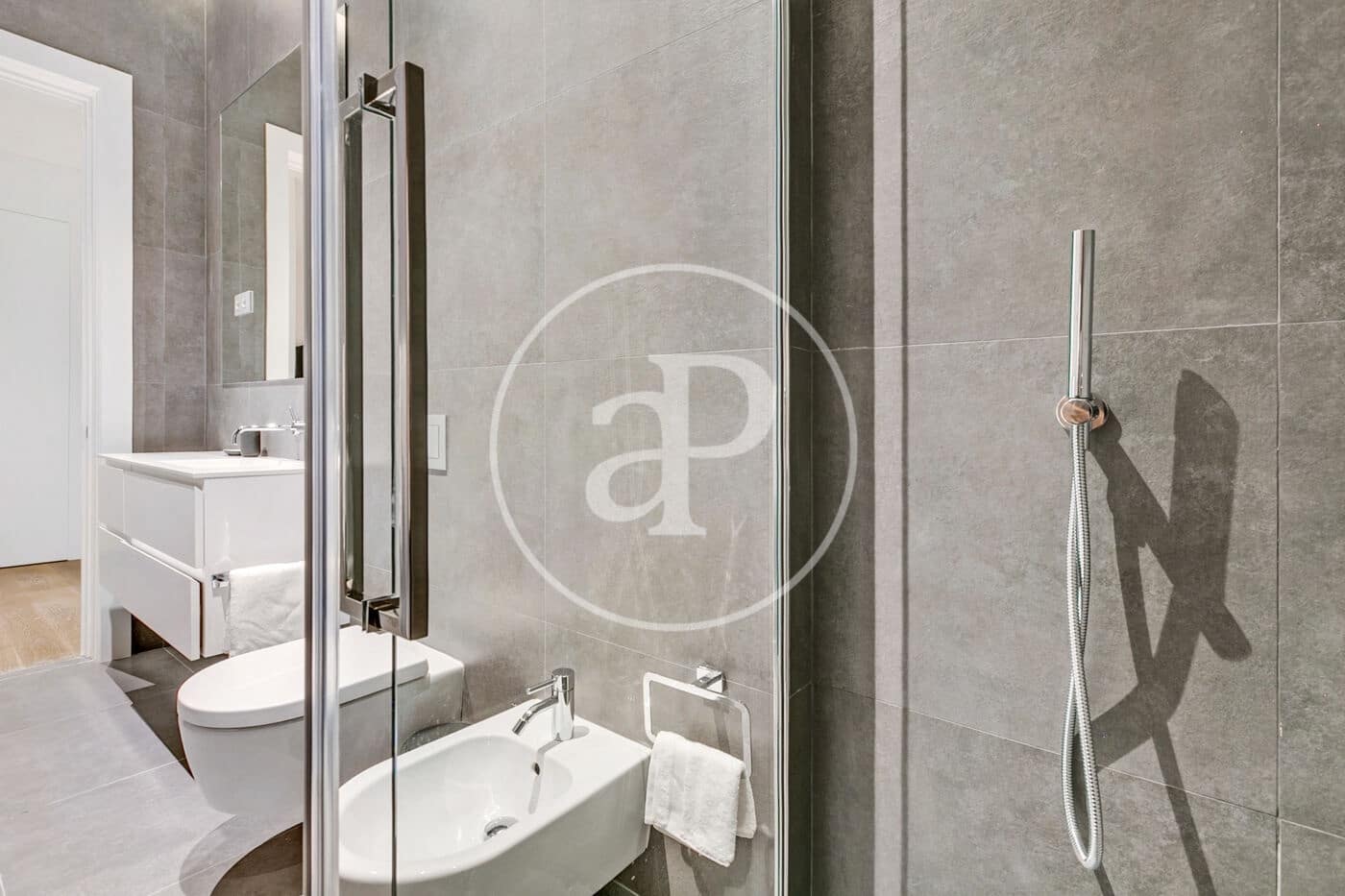2 soverom Leilighet til leie i Madrid by - € 7 100 (Ref: 10159583)