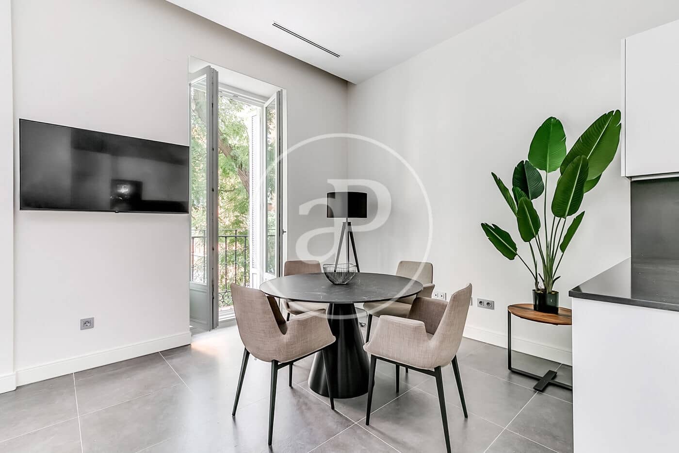 1 soverom Leilighet til leie i Madrid by - € 4 700 (Ref: 10159584)