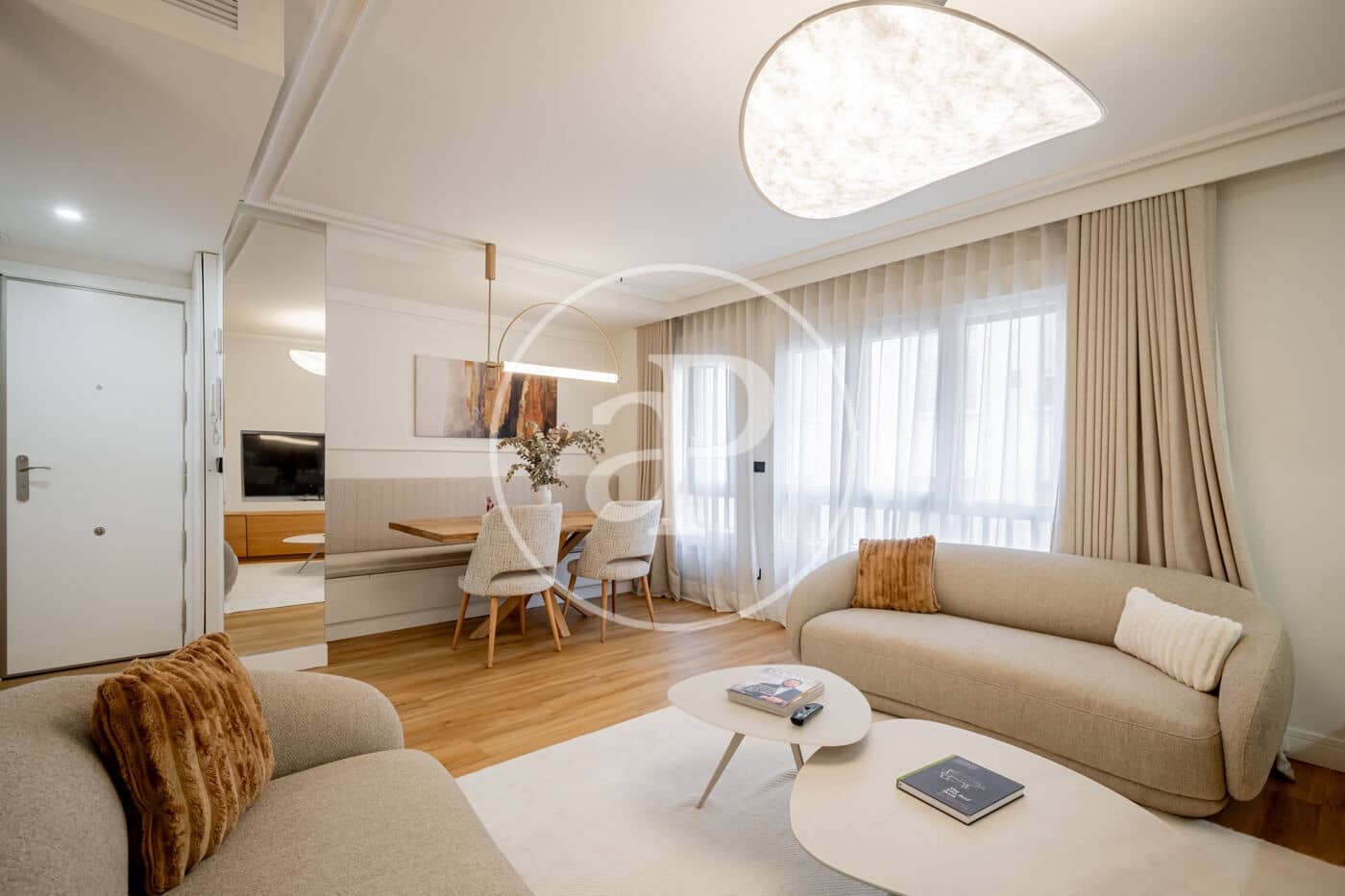 Appartement de 2 chambres à louer à Madrid ville - 4 500 € (Ref: 10159585)