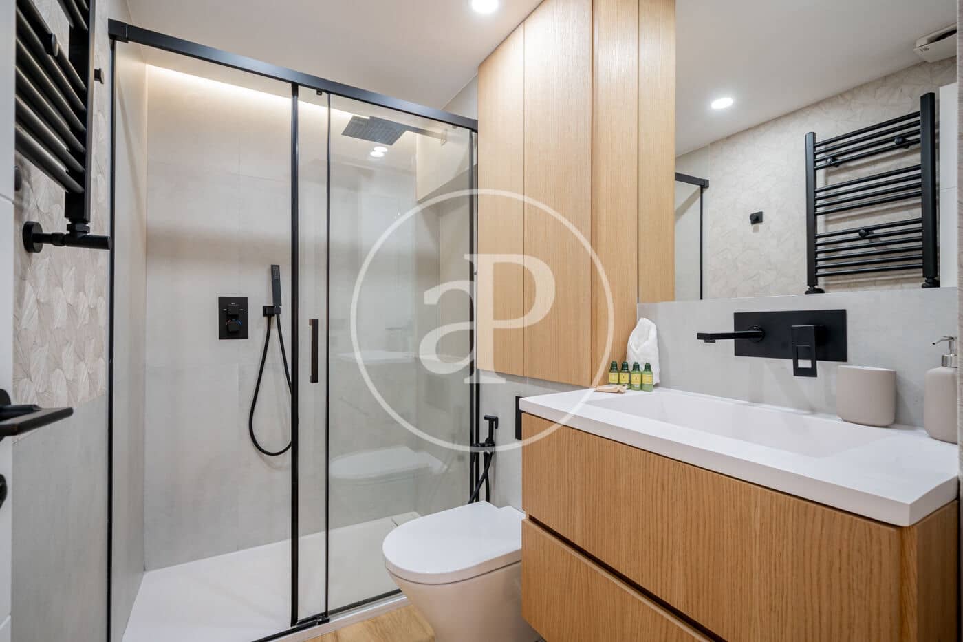 Appartement de 2 chambres à louer à Madrid ville - 4 500 € (Ref: 10159585)