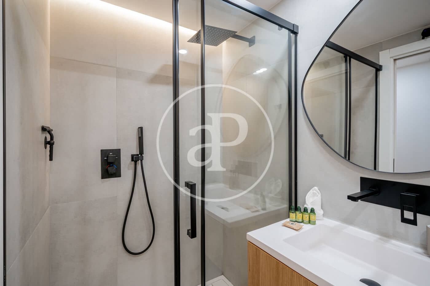 Appartement de 2 chambres à louer à Madrid ville - 4 500 € (Ref: 10159585)
