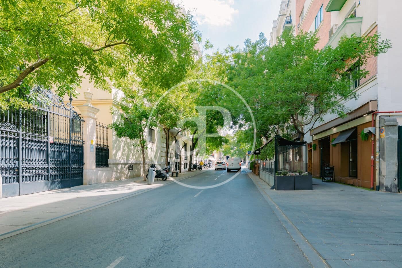 Appartement de 2 chambres à louer à Madrid ville - 4 500 € (Ref: 10159585)