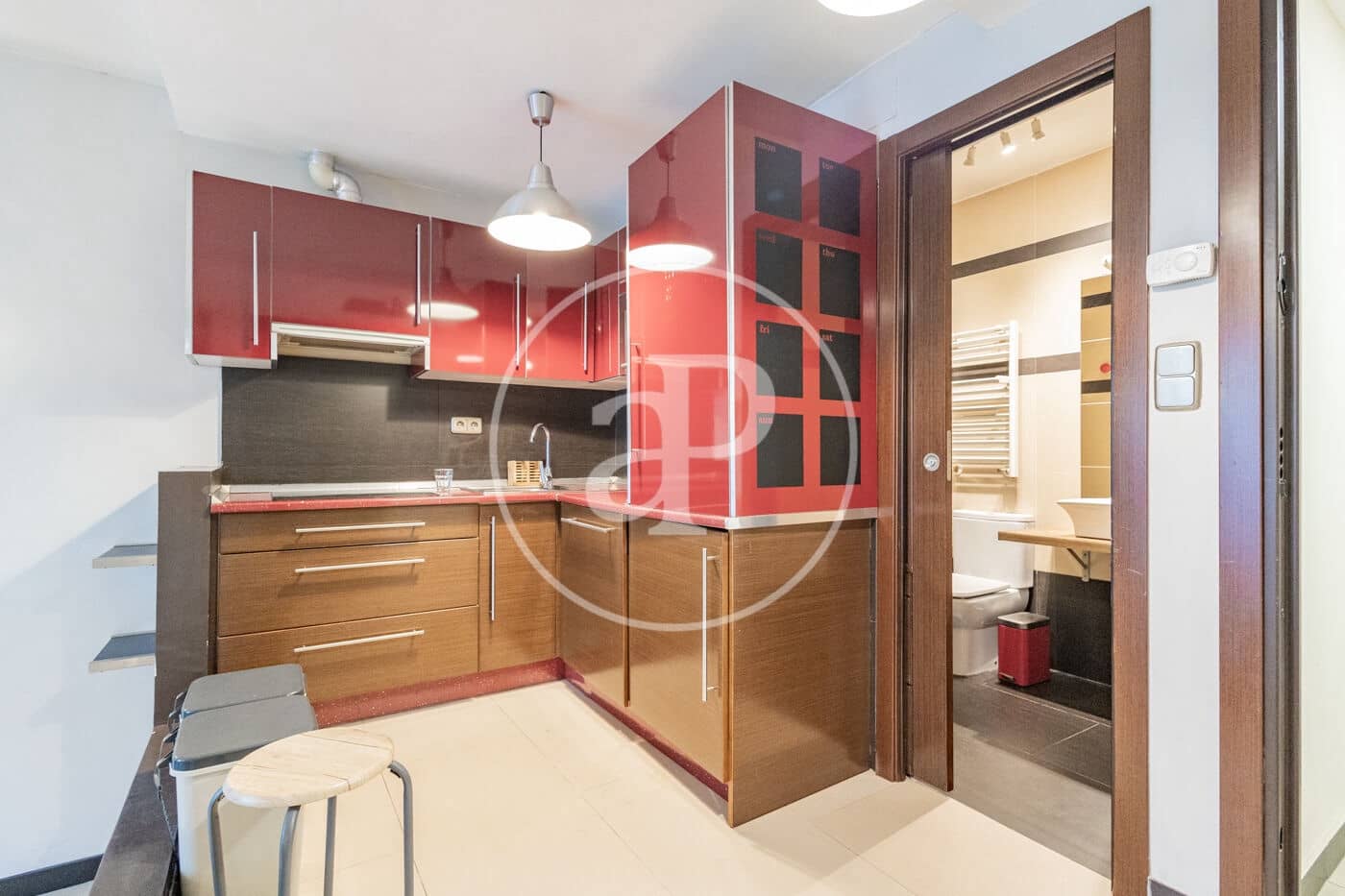 Villa te koop in Madrid stad met zwembad garage - € 270.000 (Ref: 10161480)