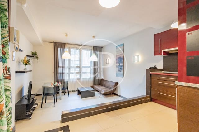 Villa zu verkaufen in Canillejas, Madrid Stadt mit Pool Garage - 270.000 € (Ref: 10161480)