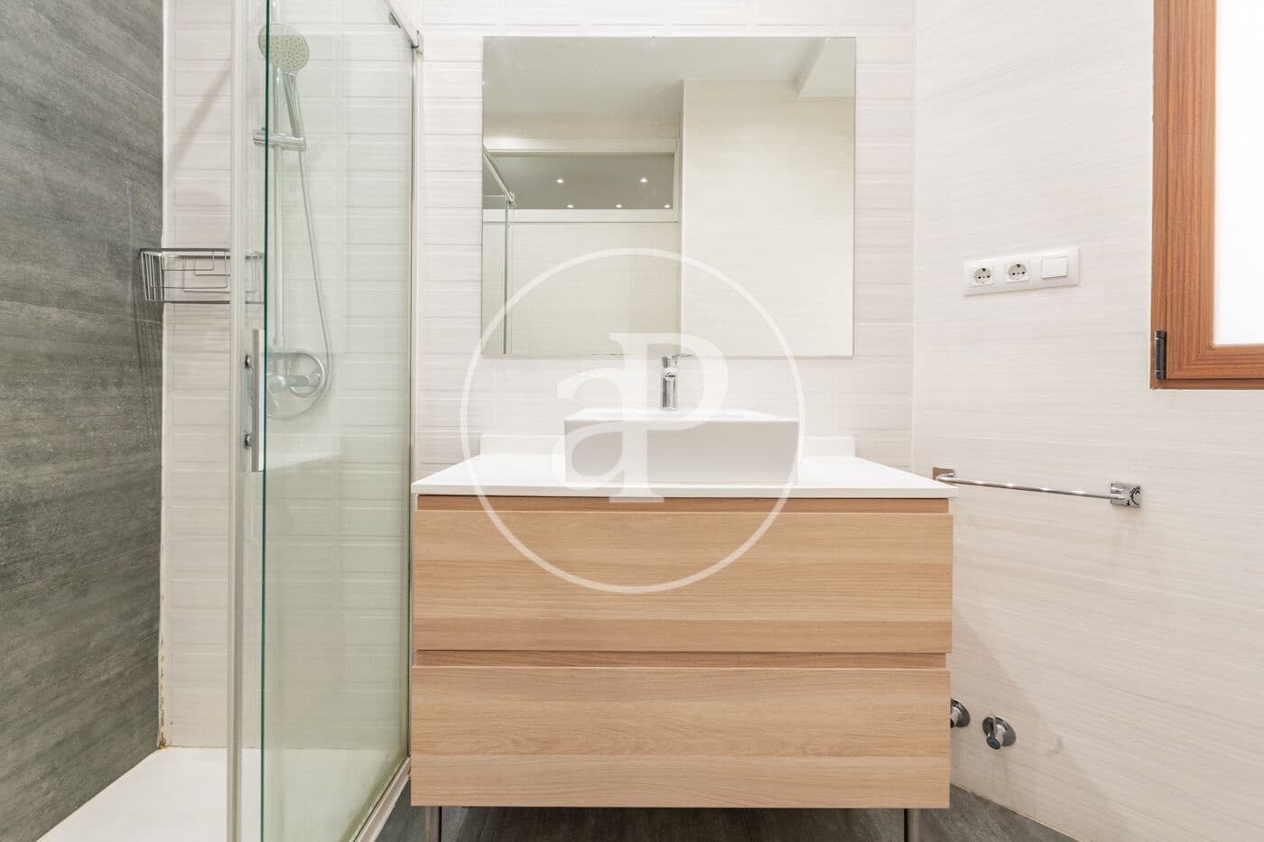 4 bedroom Apartment for rent in Madrid city - € 3,300 (Ref: 10161482)