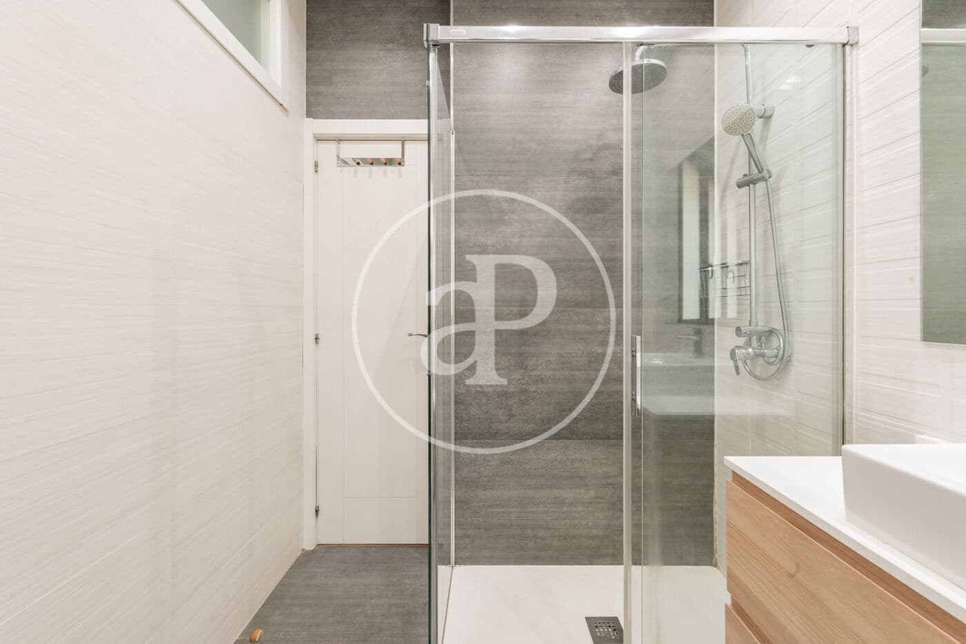 4 bedroom Apartment for rent in Madrid city - € 3,300 (Ref: 10161482)
