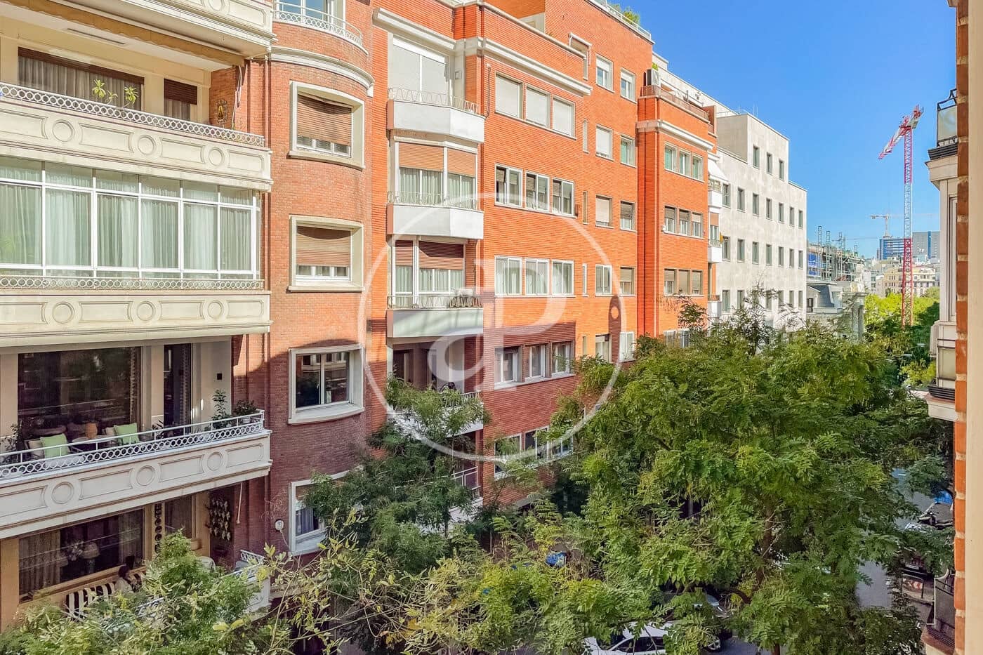 4 bedroom Apartment for rent in Madrid city - € 3,300 (Ref: 10161482)