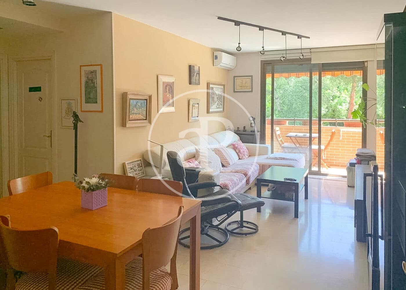 Apartamento de 4 habitaciones en Madrid ciudad en venta con piscina garaje - 850.000 € (Ref: 10161484)