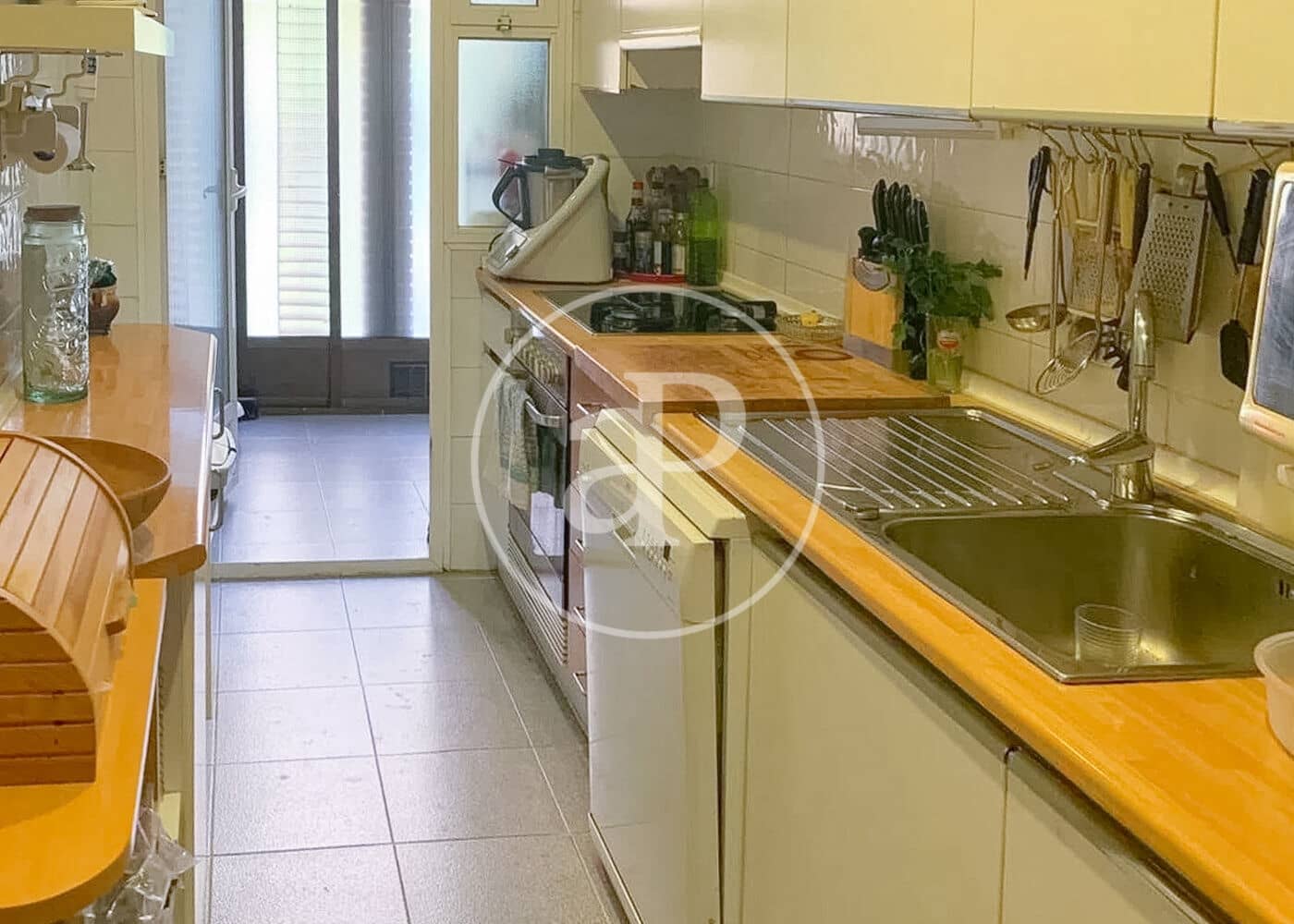 Apartamento de 4 habitaciones en Madrid ciudad en venta con piscina garaje - 850.000 € (Ref: 10161484)